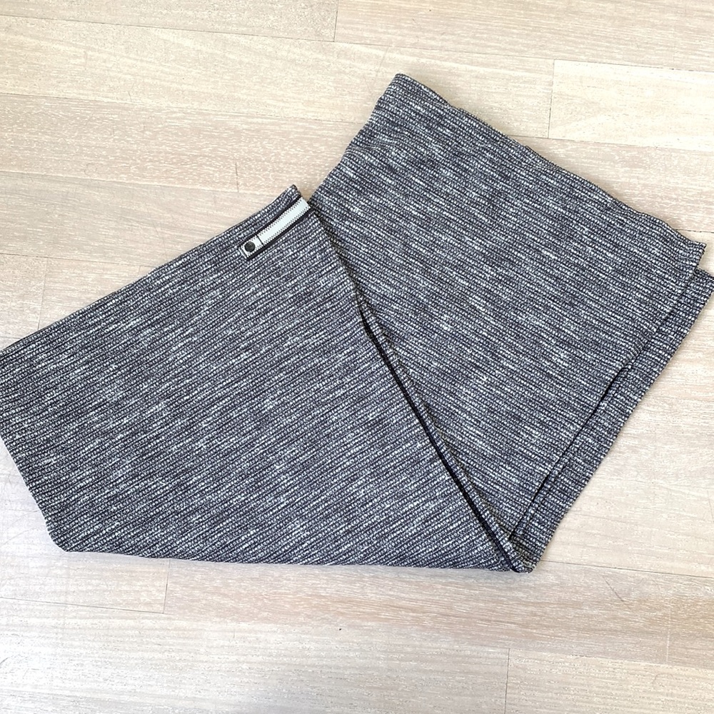 Lululemon Customizable Snap Scarf 🧣